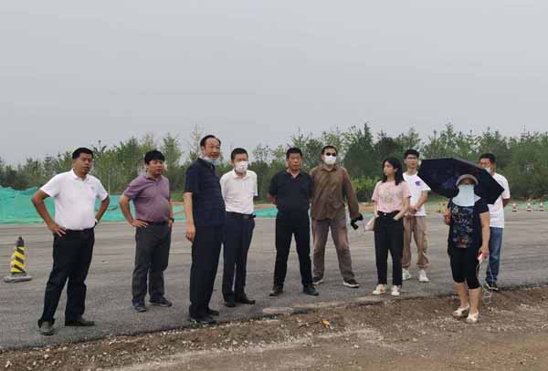 北京市园林绿化局局长邓乃平一行前往城市绿心项目指导工作